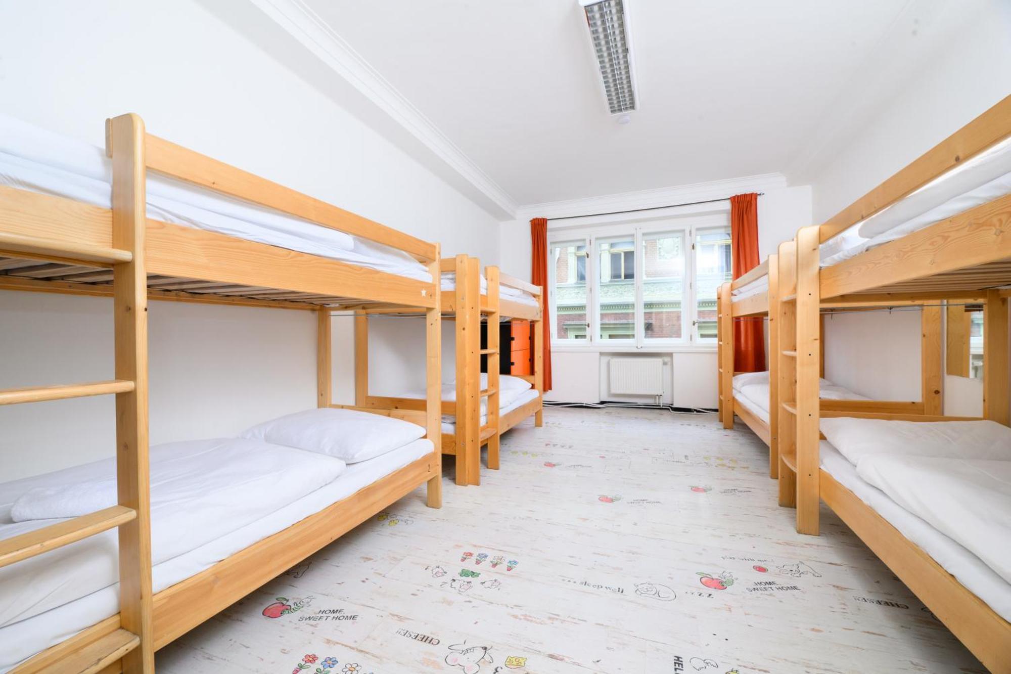 Benedikt City Center Hostel Praga Exterior foto