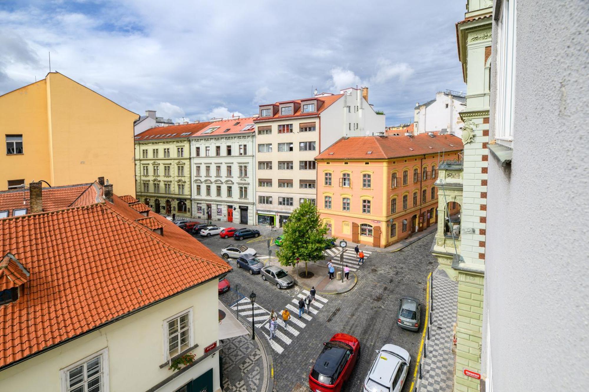 Benedikt City Center Hostel Praga Exterior foto